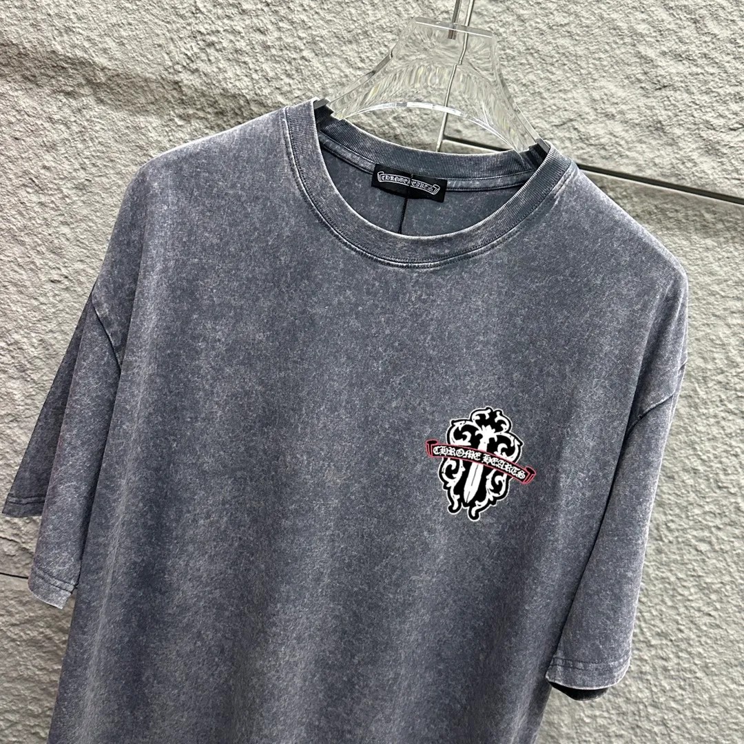 🅿️180 CH* Crow Heart* 2025 spring and summer new style Snowflake distressed washed retro round neck short sleeves Chest and front logo Front and back cross horseshoe print Customized fabric Short-sleeved T-shirt Unisex Size: S M L XL XXL Color: Snowflake Black Snowflake Gray Snowflake Pink Snowflake Blue